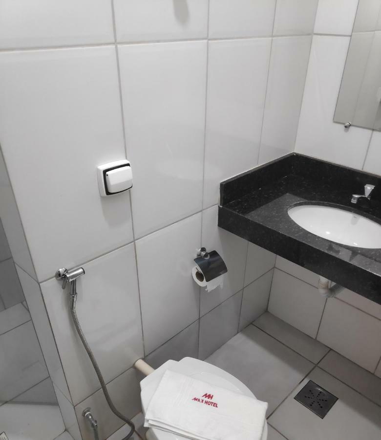 Max Hotel Núcleo Bandeirante Eksteriør billede